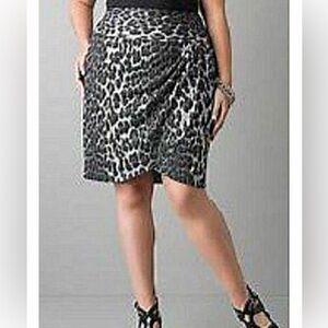 NWT! [Lane Bryant] Black & Gray Animal Print Skirt Faux Wrap Side Zipper 24